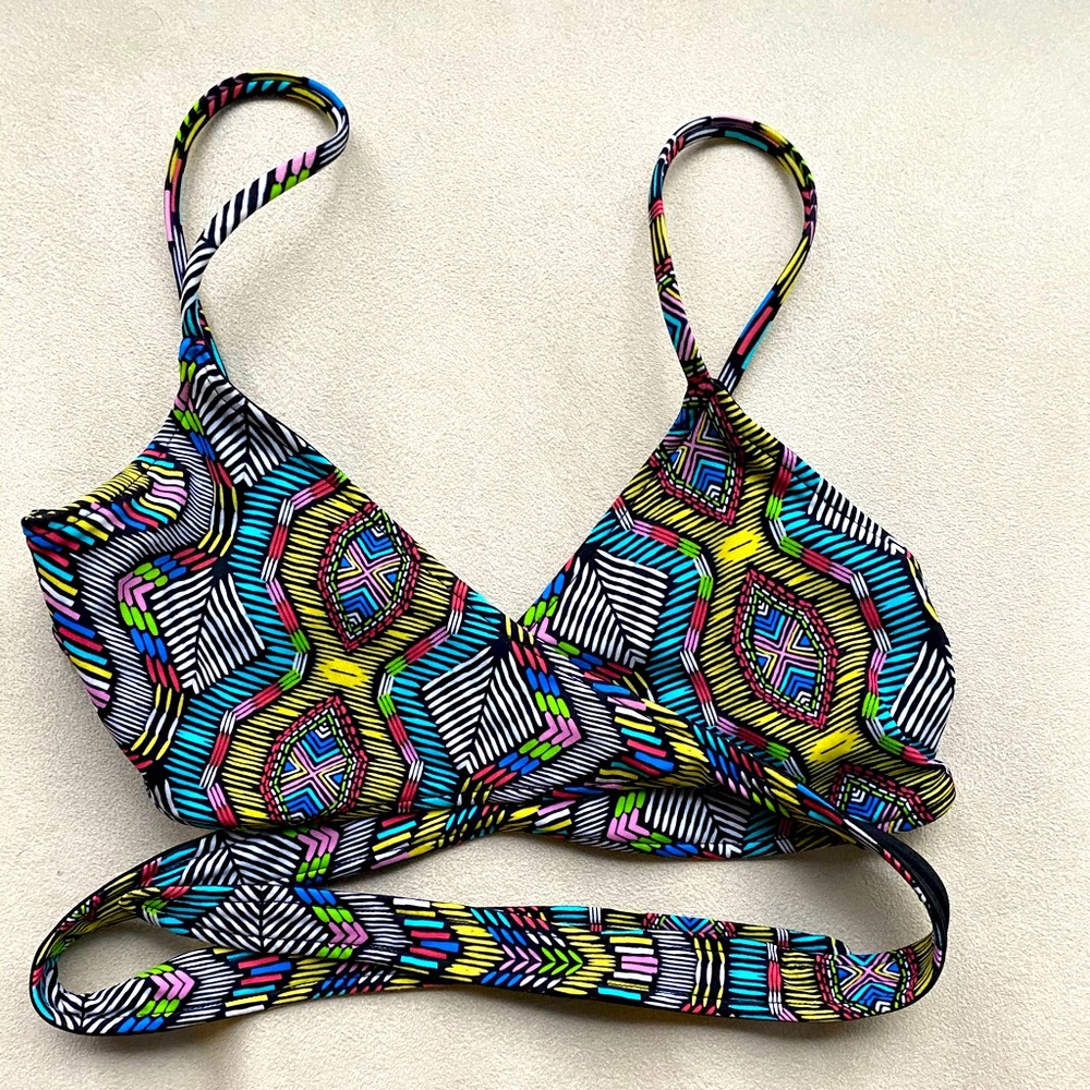 L-space wraparound bikini top.